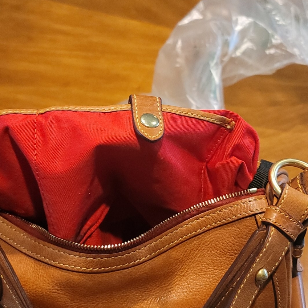 Dooney and Bourke purse - Picture 16 of 16